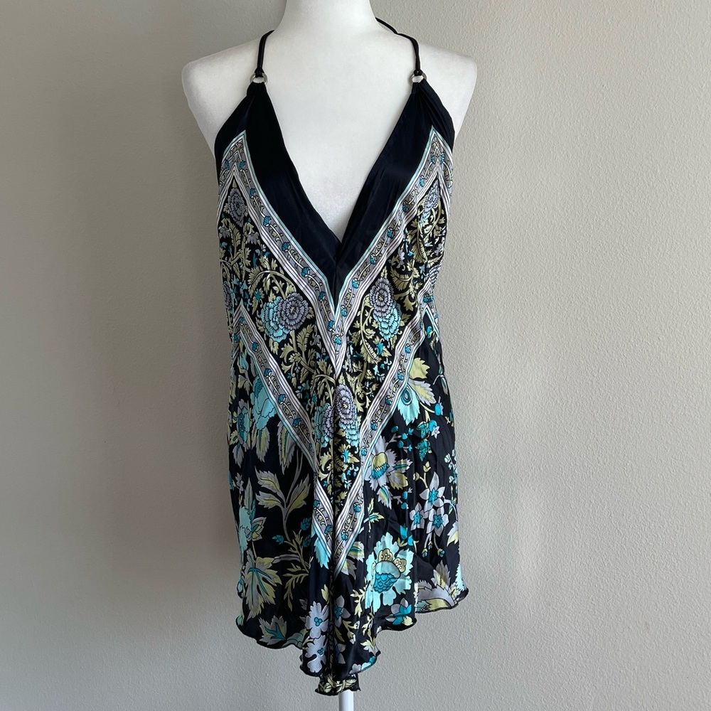 Jovani Designs Chic Black Floral Blouse